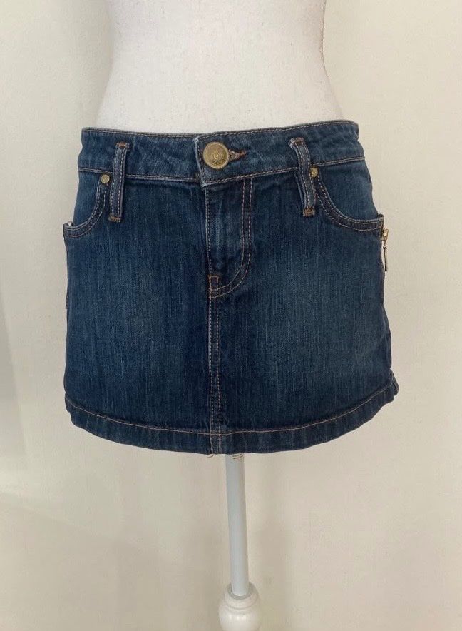 Stradivarius Jupes: Rock 38 – D'occasion à Küssnacht am Rigi par Anacerna