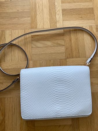 Kleine praktische beige Handtasche