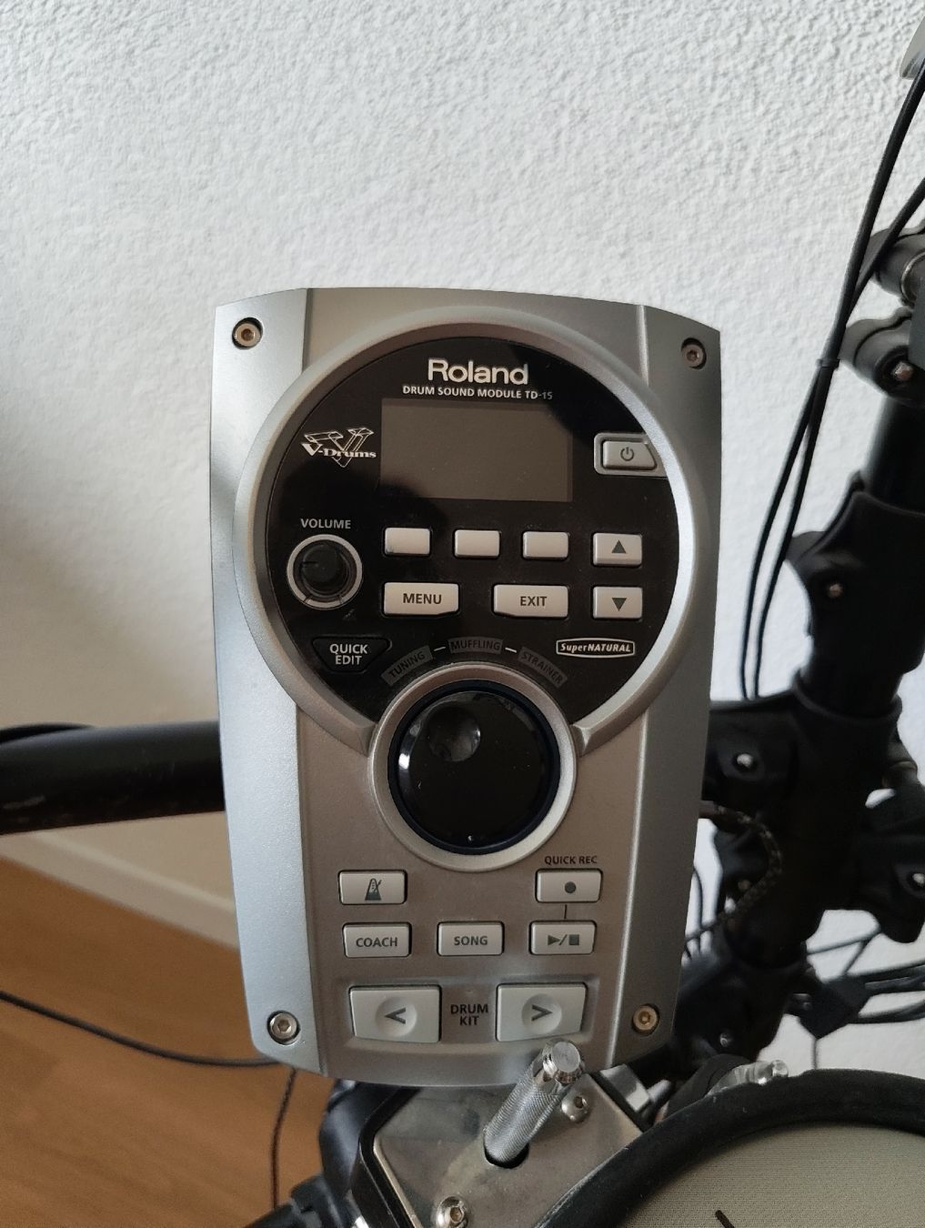 Roland Musikinstrumente: Roland V-Drums TD-11 Electronic Drum Kit with Stool – Gebraucht aus Kreuzlingen von fix_wx75 2