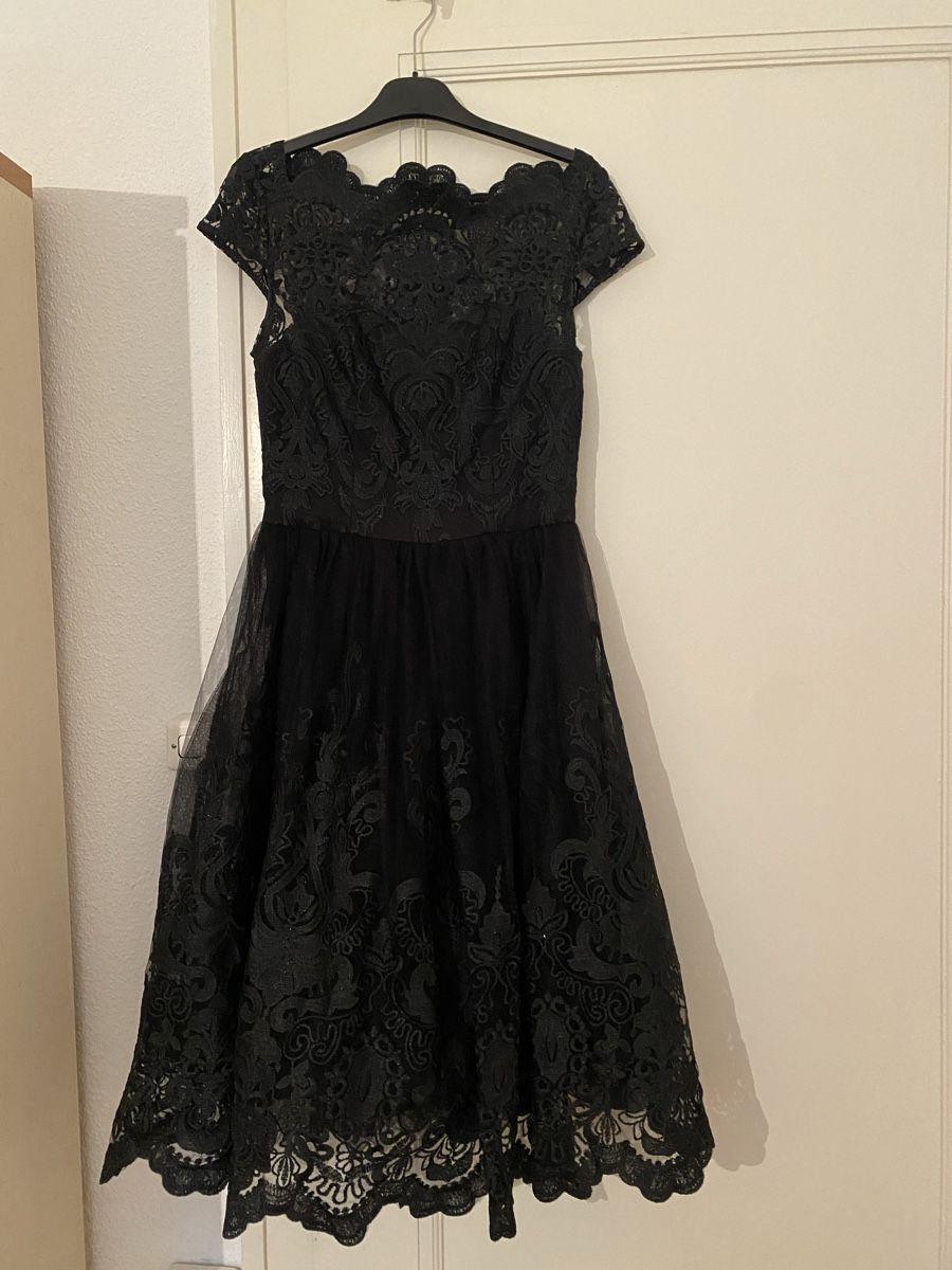 Robes: Robe – Neuf (Voir description) à Fribourg par SimoneA13