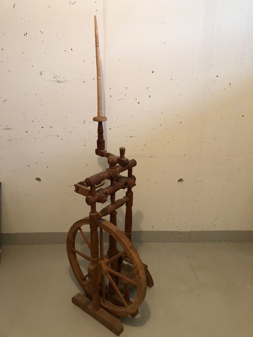 Ruote per filare: Spinnrad antik – Usato da Fehraltorf venduto da moopli 2