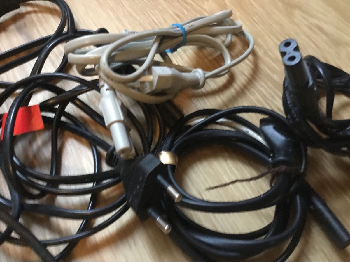 Kabel: Diverse Computer Kabel – Gebraucht aus Schlieren von Jeajet 6