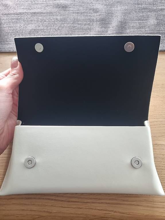 Sonstige Kleidung & Accessoires: Burberry Brillenetui neu – Gebraucht aus Staufen von Puzzelii 1