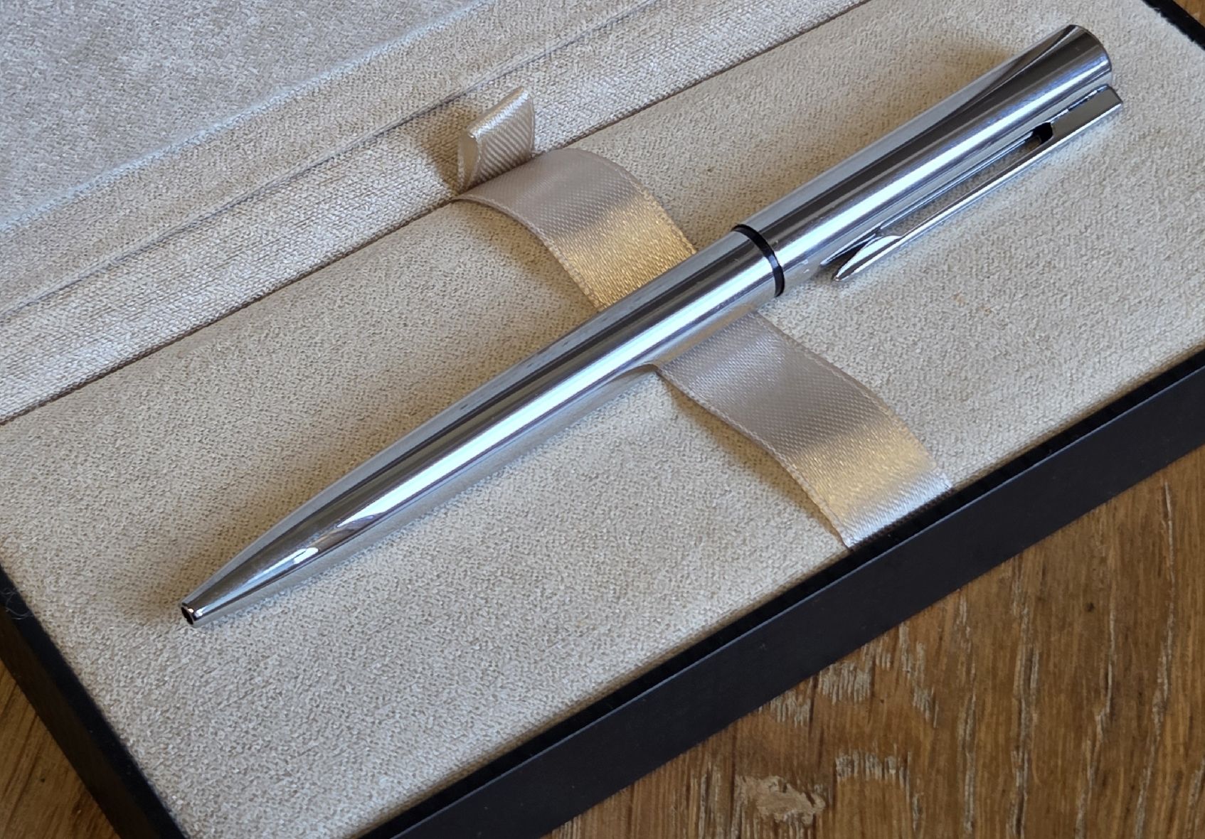 Waterman Penna & Evidenziatori: Waterman Kugelschreiber Silberfarbig.. – Usato da Stans venduto da Ducati16