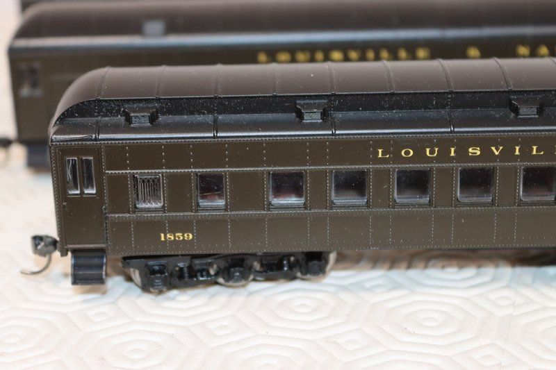 Modellini di ferrovie: 3 US Wagen ( 666 ) – Usato da Kerzers venduto da Winu64 1