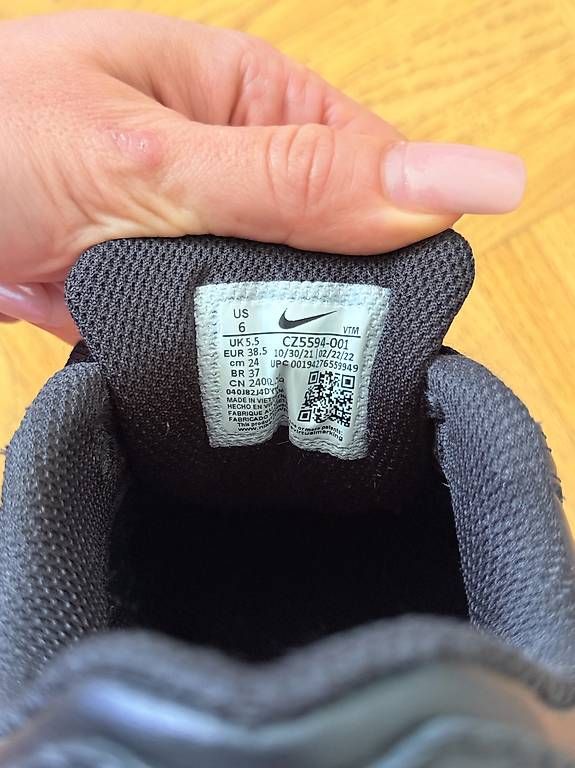Scarpe da uomo: Nike Sneaker schwarz Gr. 38.5 - unisex – Usato da Arlesheim venduto da schoop. 2