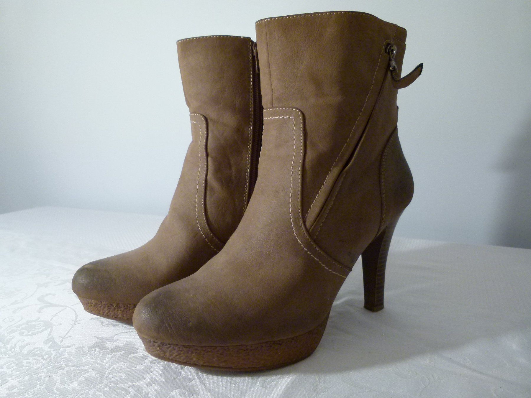 Scarpe da donna: Stiefelette Bata – Usato da Winterthur venduto da carrera924s 1