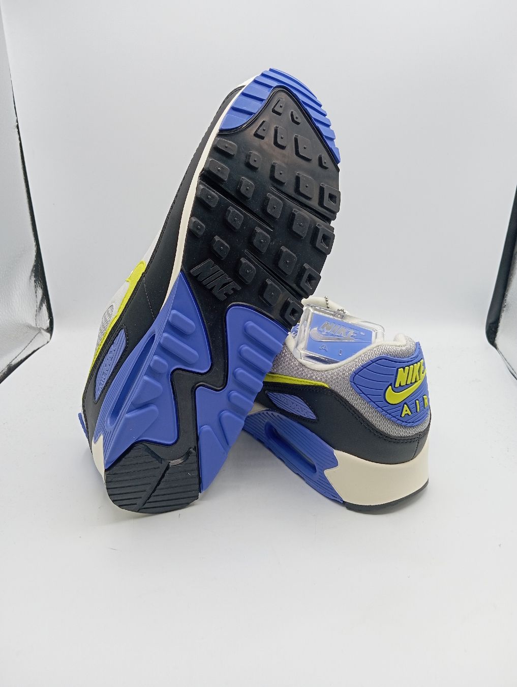 Nike Herrenschuhe: Nike Air Max 90 (EU45) – Neu und originalverpackt aus Schaffhausen von outlez 6