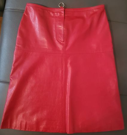 Jupe trapèze en cuir, taille S.