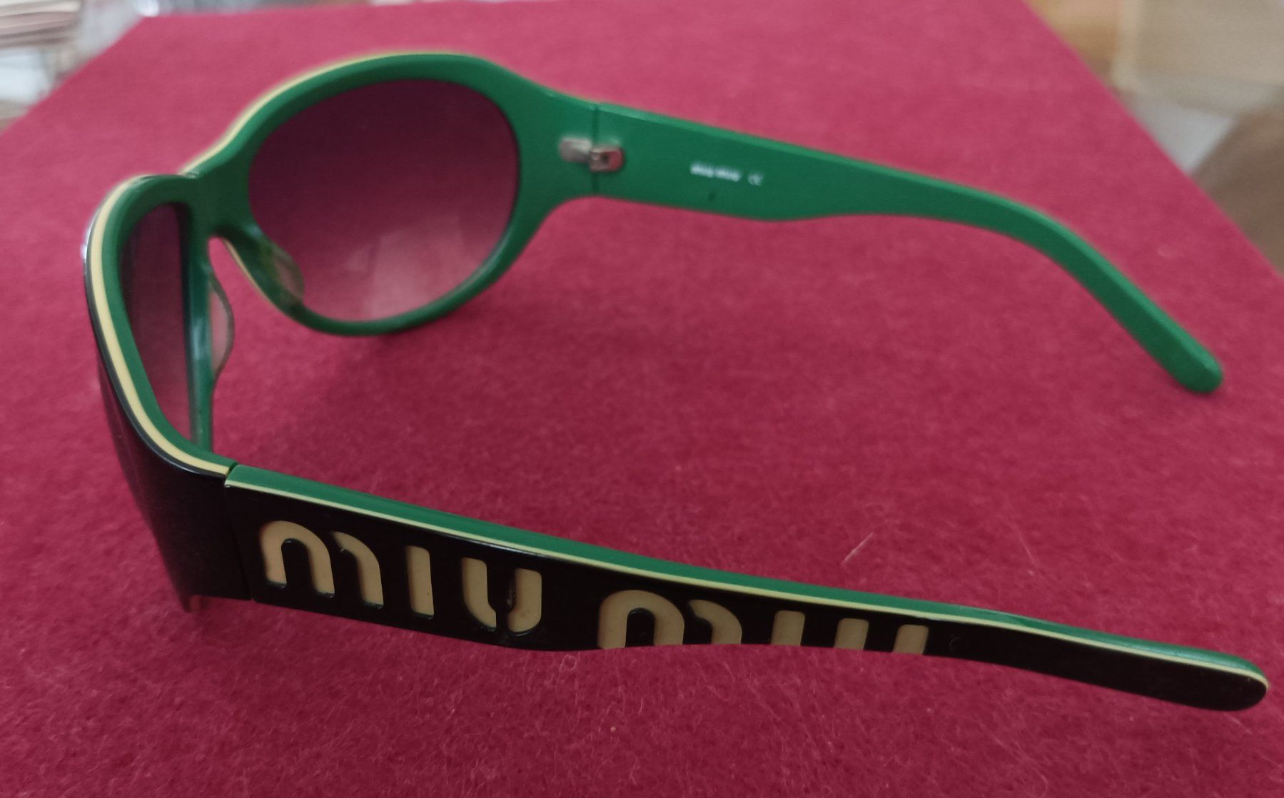 Miu Miu Occhiali & Lenti: MIU MIU Vintage aus den 2000er – Usato da Buchs/SG venduto da ori_k6tq 1