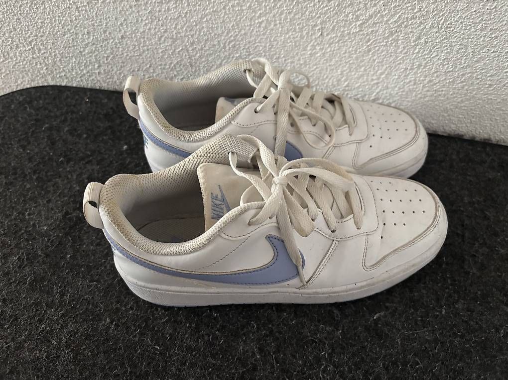 Nike Chaussures femmes: Nike Sneaker Gr. 39 – D'occasion à Emmenbrücke par tanali