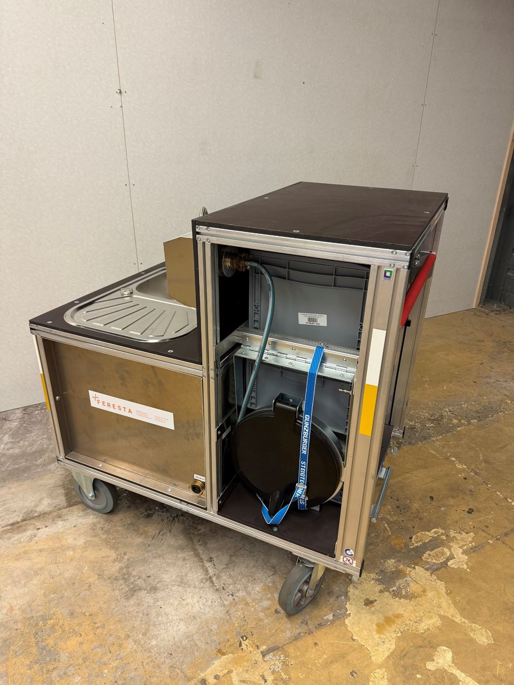 Eléments de bureau: Feuerwehr Rollcontainer Hygiene Typ 1 – Neuf (Voir description) à Wangen SZ par FERESTA_AG 1