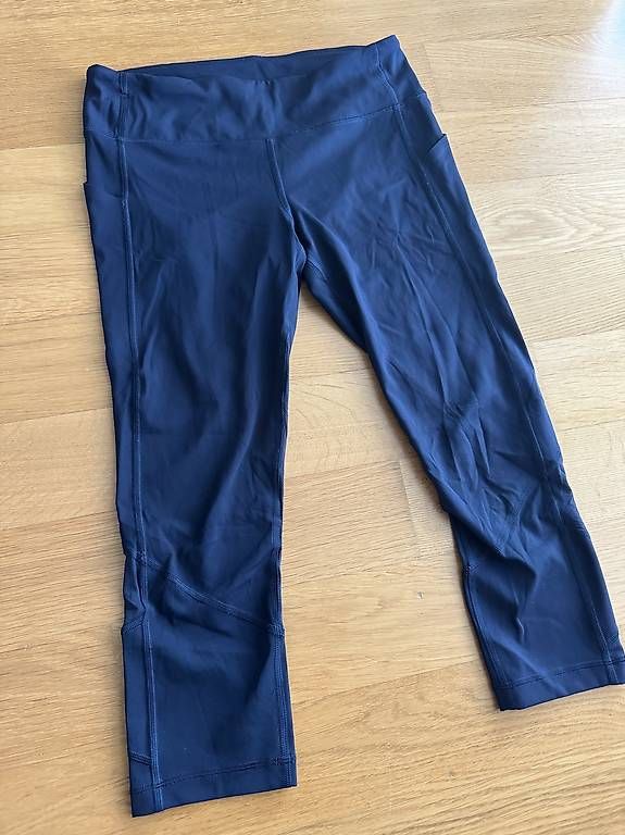 Leggings: lululemon leggings 3/4, true navy, Gr. 8 – Usato da Zürich venduto da Supersampler