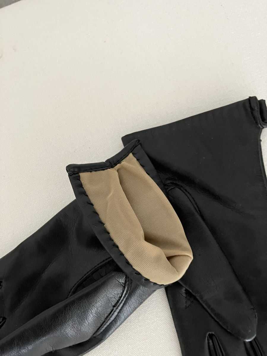 Guanti & manicotti: Gants noirs élégants – Usato da Bex venduto da epsonstylus 2