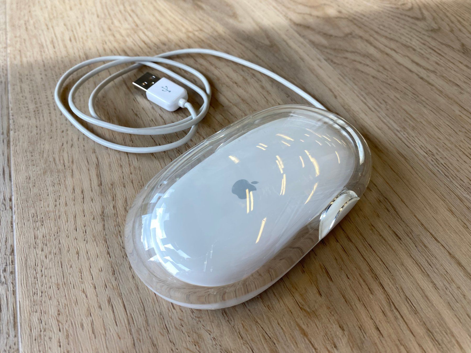Apple Mouse: Apple Mighty Mouse USB A1152 Retro Mac iMac G4 G5 – Usato da Wetzikon ZH venduto da BackToRetro