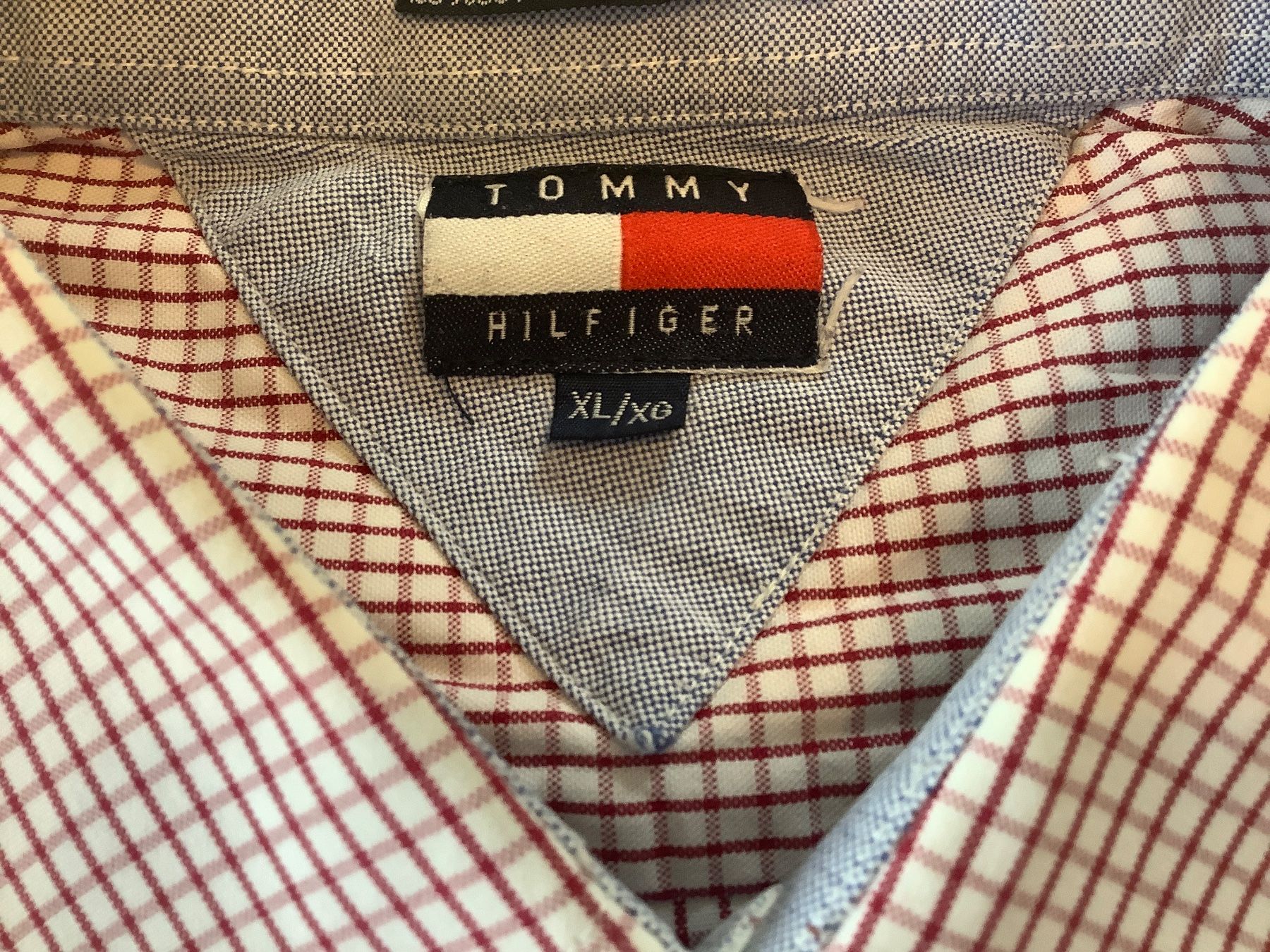 Tommy Hilfiger Hemden: 2 Herren Hemden: Tommy Hilfiger & Black Blue – Gebraucht aus Triesen von Boston5 1