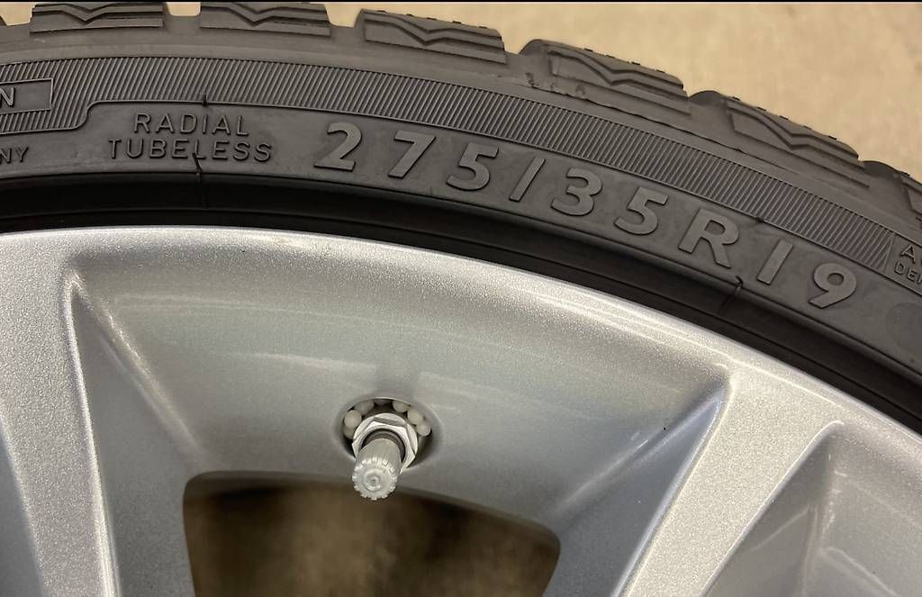 Pneus & Kompletträder: Jaguar Original Winterräder 19 Zoll  – Gebraucht aus Aarau von Avdyli1 5