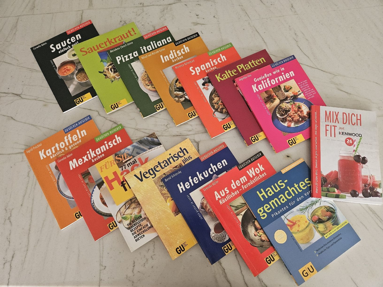 Bücher: GU Kochbücher Set 15 Stück – Gebraucht aus Kloten von Tacha_gb