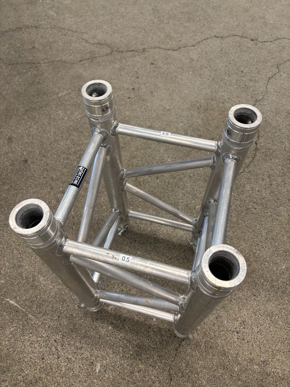 Tralicci: Globaltruss Traverse 50cm (mit Beule) – Usato da Waltenschwil venduto da Event-Zone 3