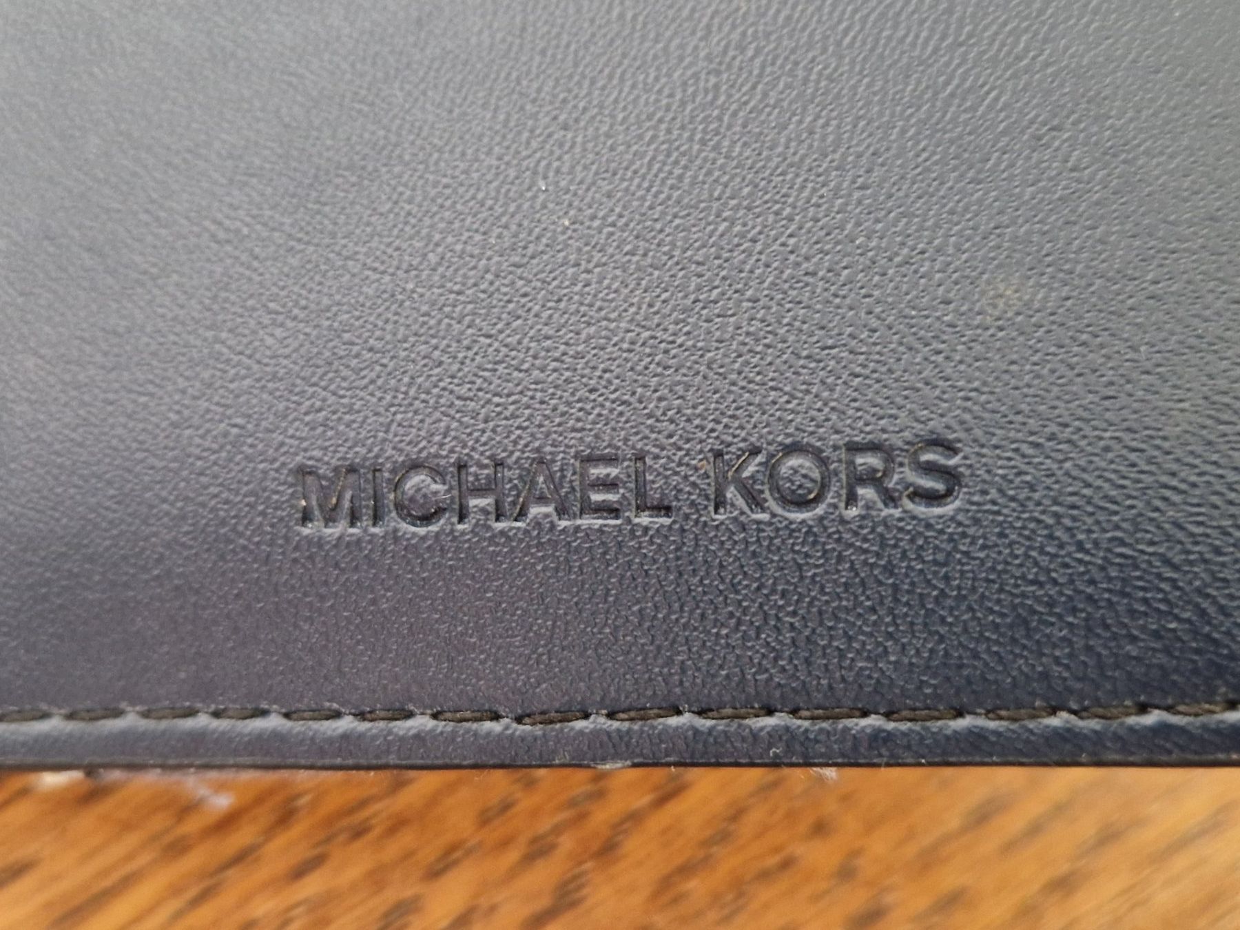 Michael Kors Portefeuilles: Michael Kors Karten Etui mit Notenfach – D'occasion à Davos-Dorf par Bpelikan 4