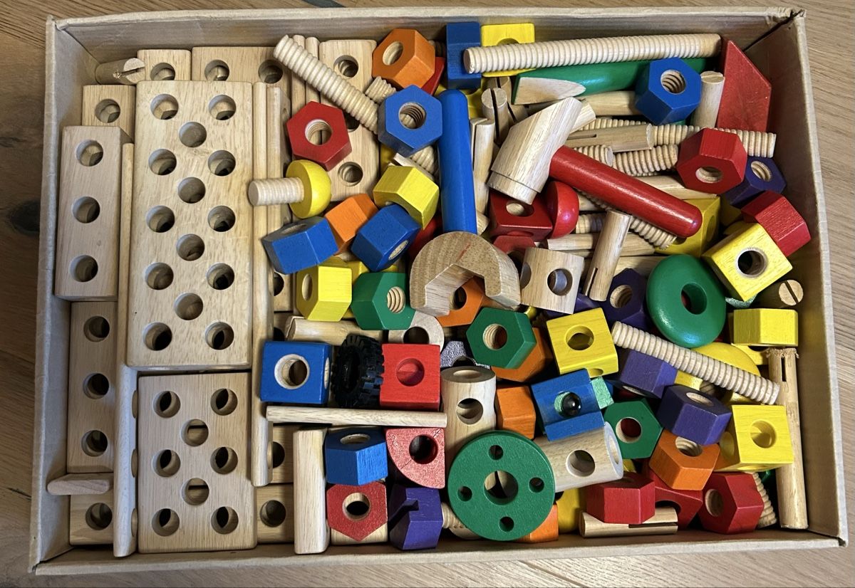 Giocattoli: EDU TECH Holz-Bausteine Set 7207 , Schrauben, Muttern….. – Nuovo (secondo la descrizione) da Jona venduto da Yregg