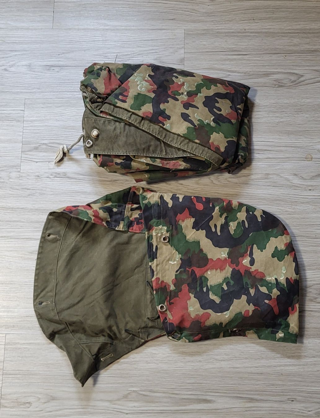 Armée suisse Uniformes: Tarnblachen/Umhang  – D'occasion à Sachseln par Nagelschuh 2