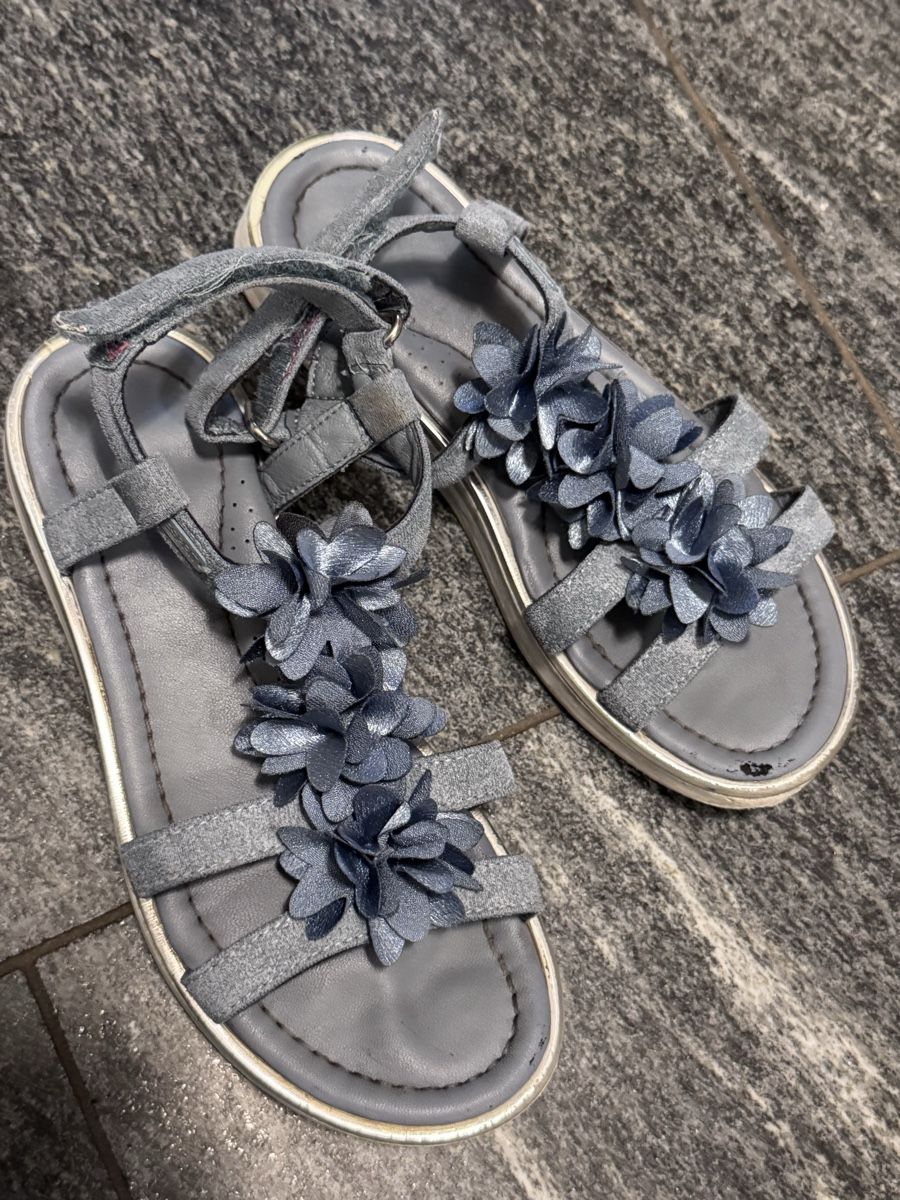 Esprit Schuhe für Mädchen: Esprit Mädchen Sandale 33 – Gebraucht aus Wädenswil von dorodi