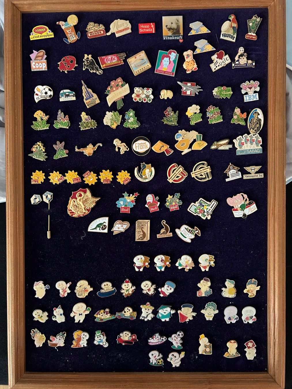 Alben: Sammlung Pins 80er/90er Jahre – Gebraucht aus Emmen von Carbru