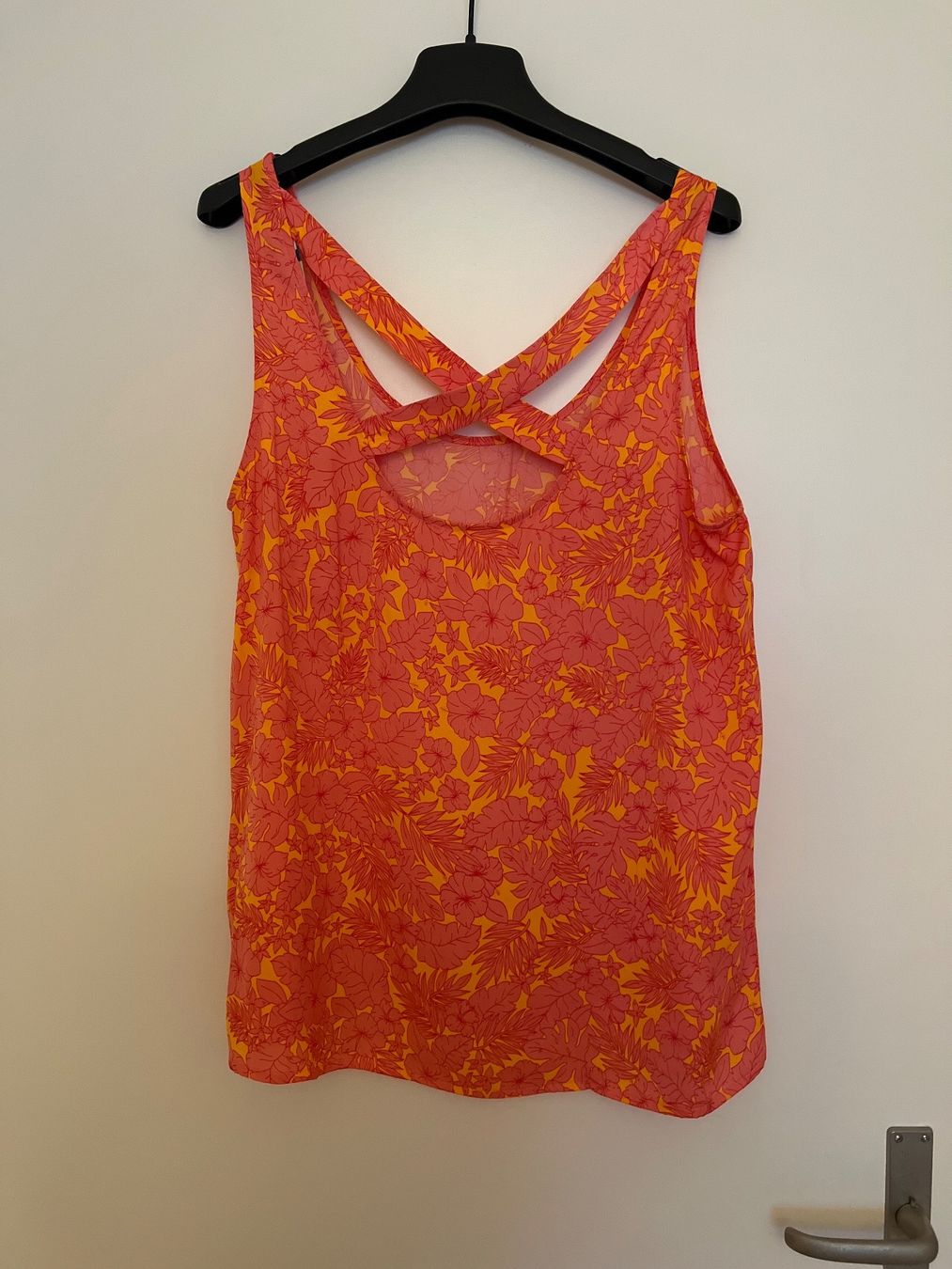 Top: Top EASYWEAR 40 – Usato da Horgen venduto da linuxrp 4