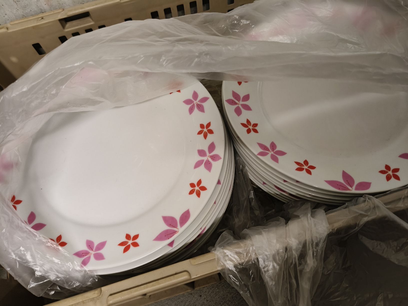 Assiettes: Teller mit Blumenmuster – Neuf (Voir description) à Winterthur par Schweiff 1