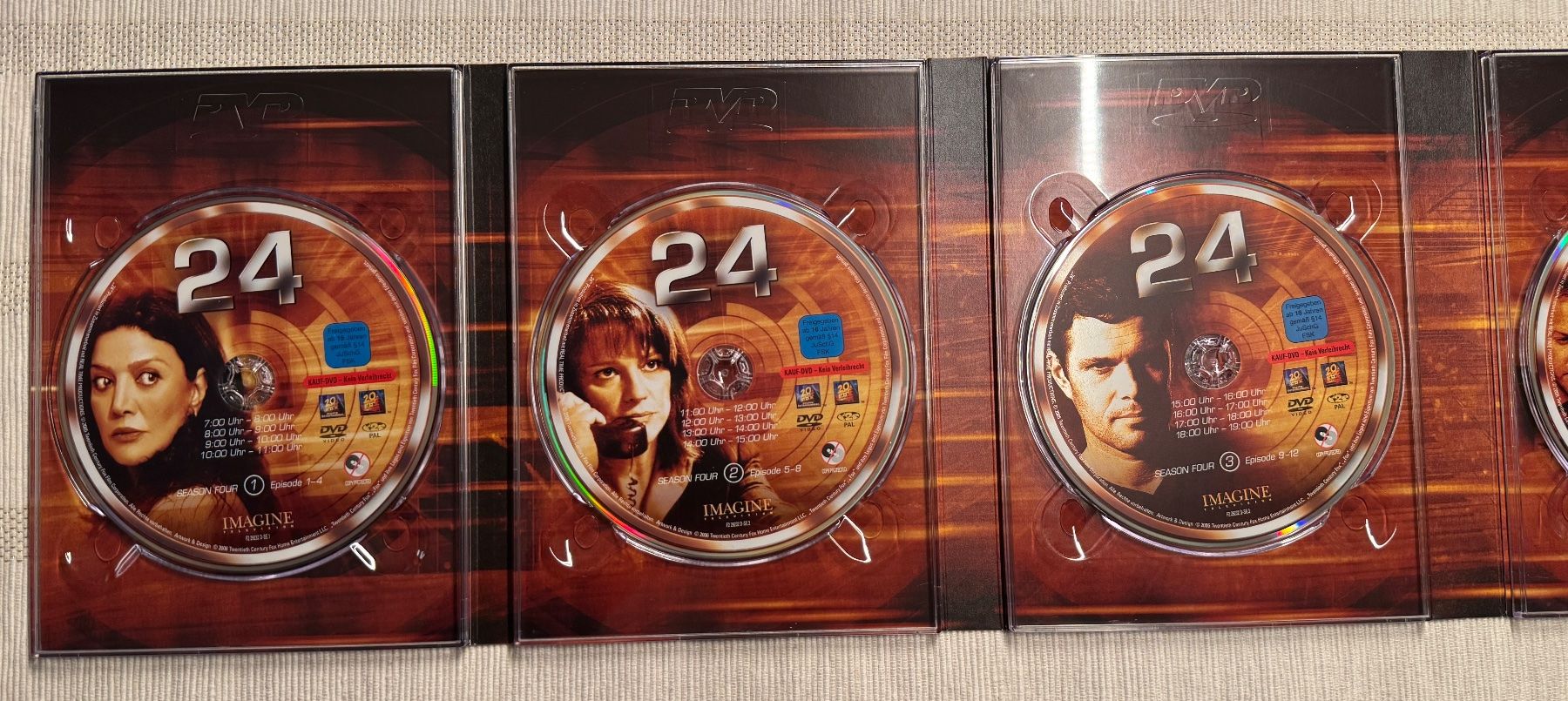 Tutti i DVDs: 24 - Season 4 - DVD - Kiefer Sutherland – Usato da Arbon venduto da drs64 3