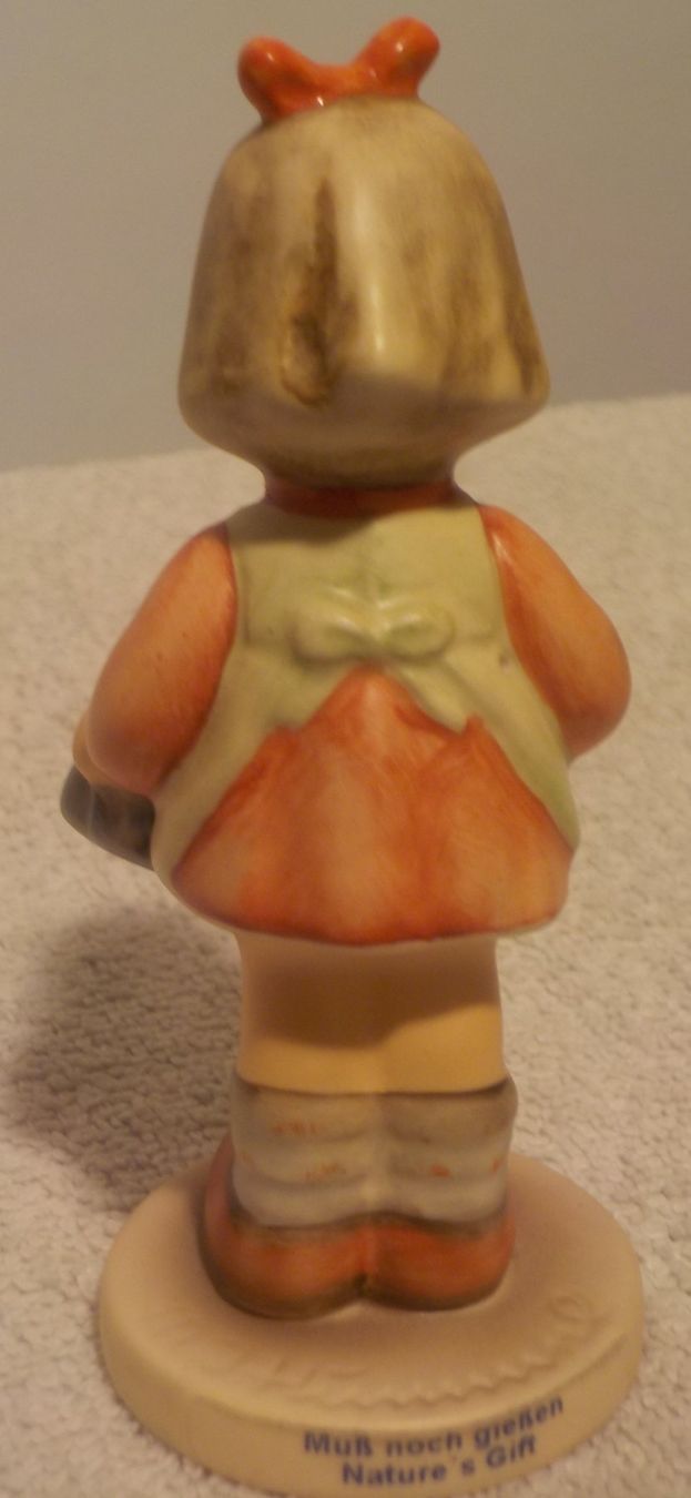 Hummel Statuette: Hummel Goebel #729 Girl – Usato da Bülach venduto da Freieck 2
