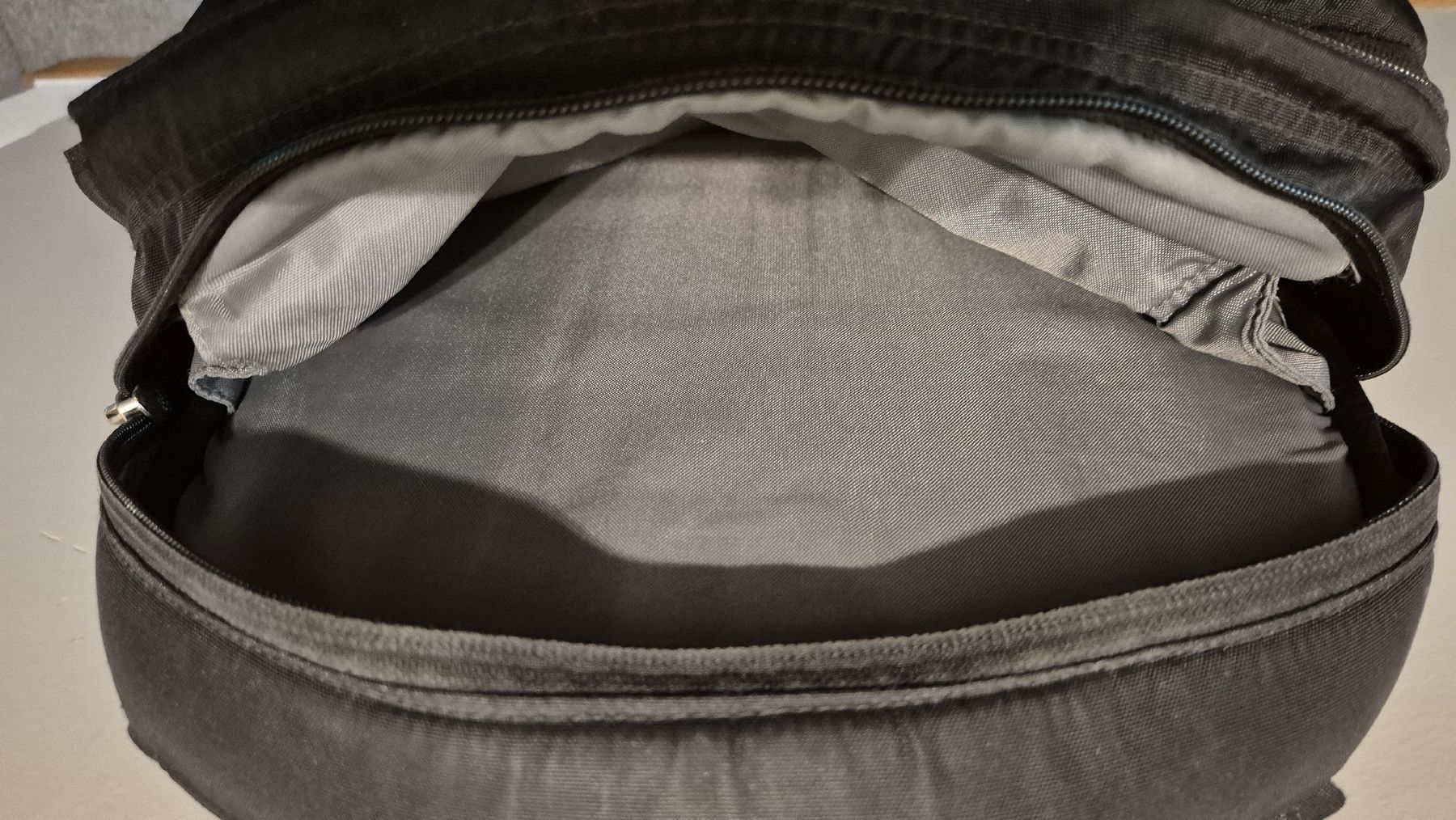 North Face Rucksäcke: Business Rucksack North Face Surge – Gebraucht aus Zürich von Lx 2