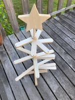 Weihnachtsbaum aus Holz zum Schmücken