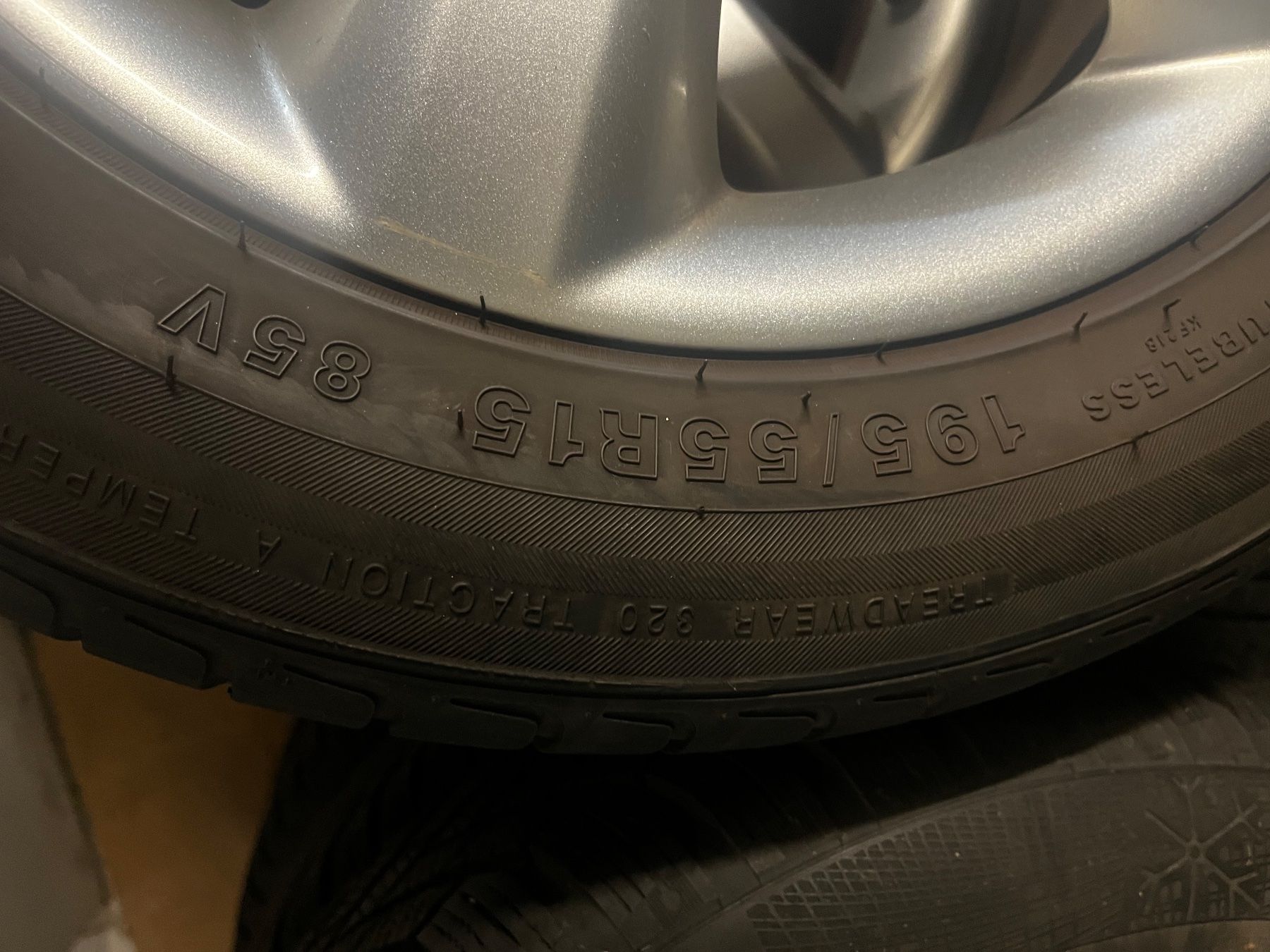 Pneumatici & Ruote complete: Skoda Fabia Sommerrad 6mmProfil 5x15 et43 195/55 15 – Usato da Lostorf venduto da manta07 1