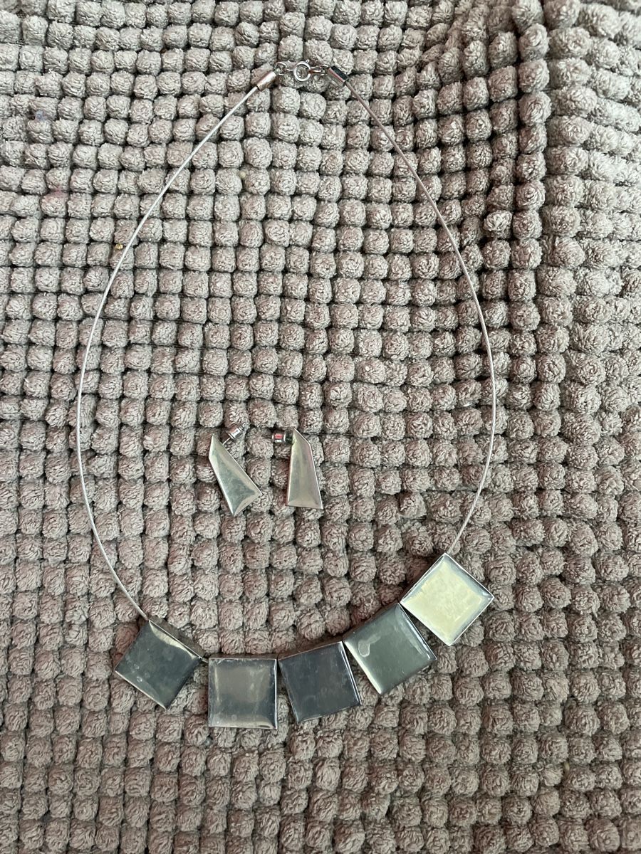 Sonstiger Schmuck: COS square shaped necklace with earrings – Gebraucht aus Zürich von muz_5h6k