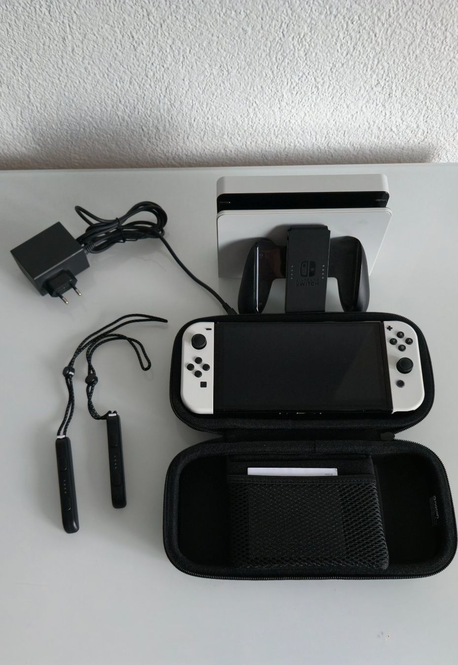 Nintendo Console: Nintendo switch OLED Weiss (kaum gebraucht) – Usato da Kreuzlingen venduto da mar_z6ry 1