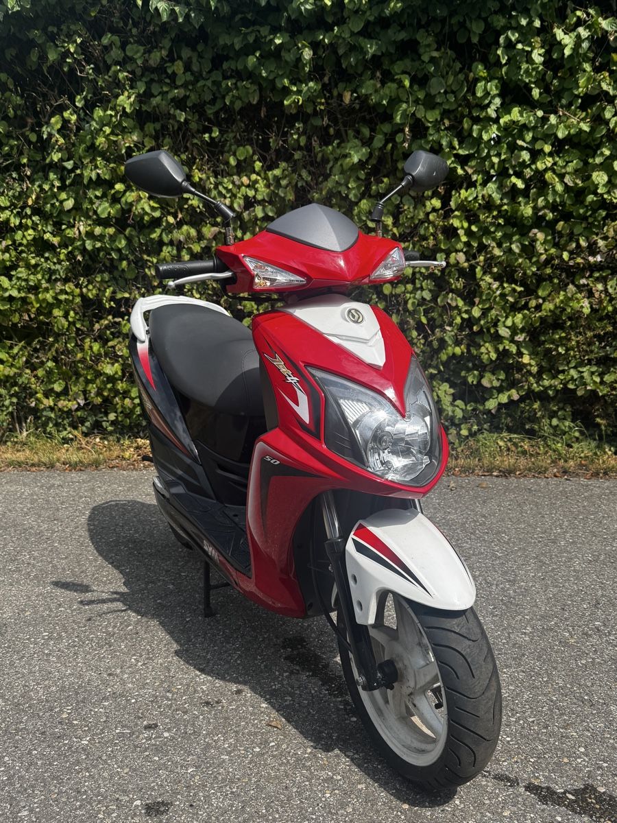 Sym Scooters: Roller SYM Jet 50 mit Teilen ab CHF 1.- – Défectueux à Biberist par bus_9md2