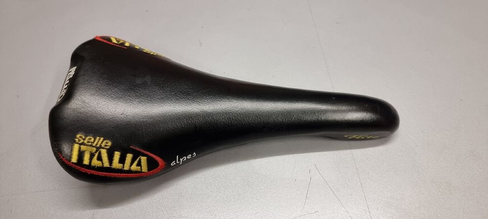 Selle Italia Flite Gel Titanium – Selle Vélo Route Jaune, Rails Titane, 140mm
