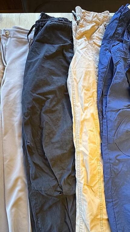 Lotti di vestiti: Damen Kleiderpaket Hose Grösse S – Usato da Dardin venduto da l.a.d.i.n.a 2