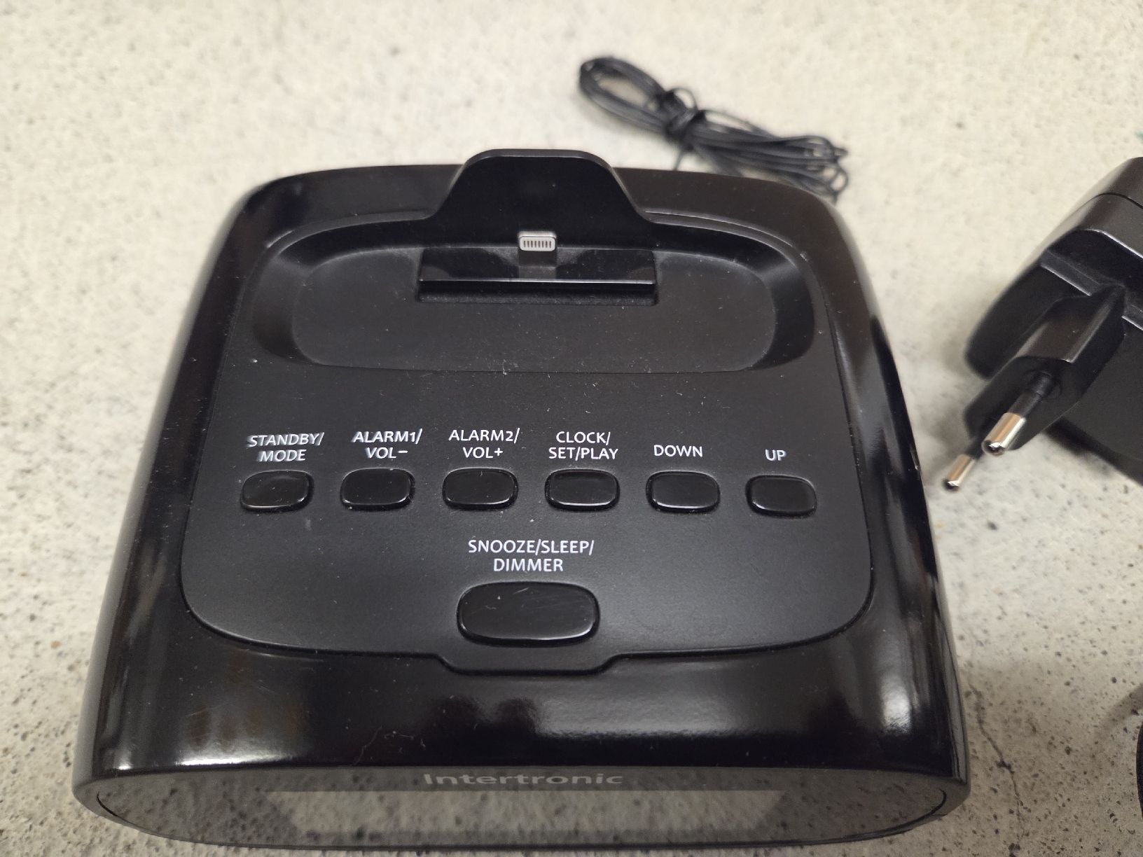 Radios: Intertronic Radiowecker mit IPhone Dock – Gebraucht aus Glattpark(Opfikon) von mammut66 2