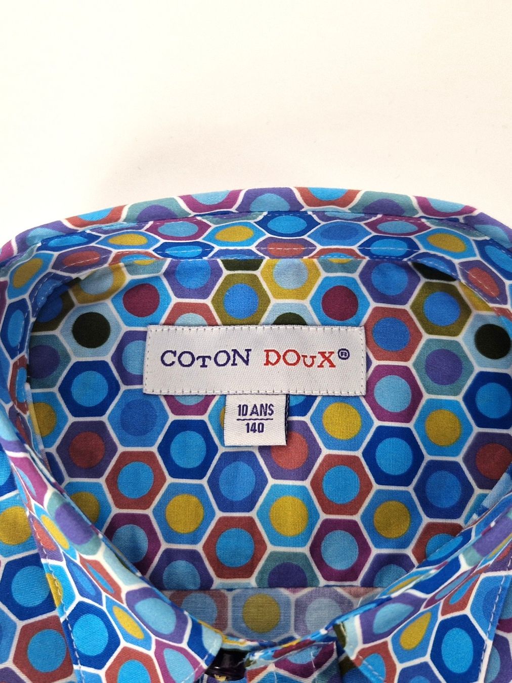 Hemden, T-Shirts & Polos: Coton Doux Kinderhemd mit Hexagonmuster (Gr. 140) – Neu und originalverpackt aus Basel von Restwert_Basel 4