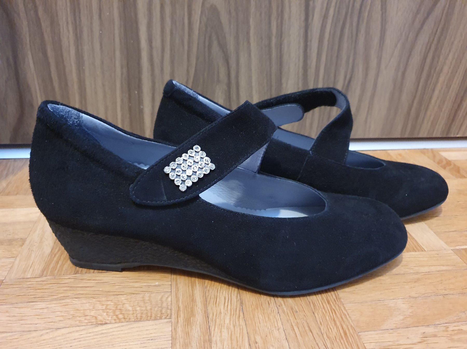 Vabeene Damenschuhe: Vabeene Wildlederschuh – Gebraucht aus Goldau von Fiesta84 1