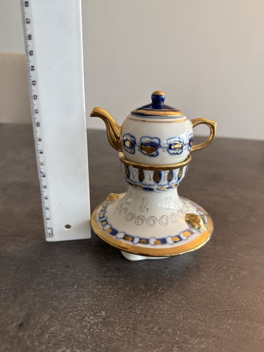 Tutte le decorazioni: Miniature Teekanne mit Ständer, Dekoartikel – Usato da Euthal venduto da 99Antik 2