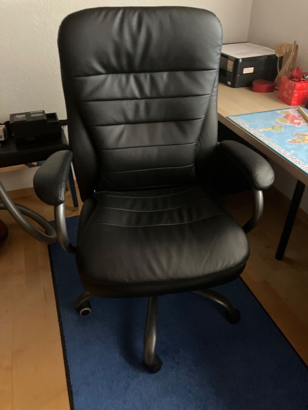 Ikea Scrivanie: Schreibtisch von IKEA – Usato da Riken AG venduto da fle_h6d7 5