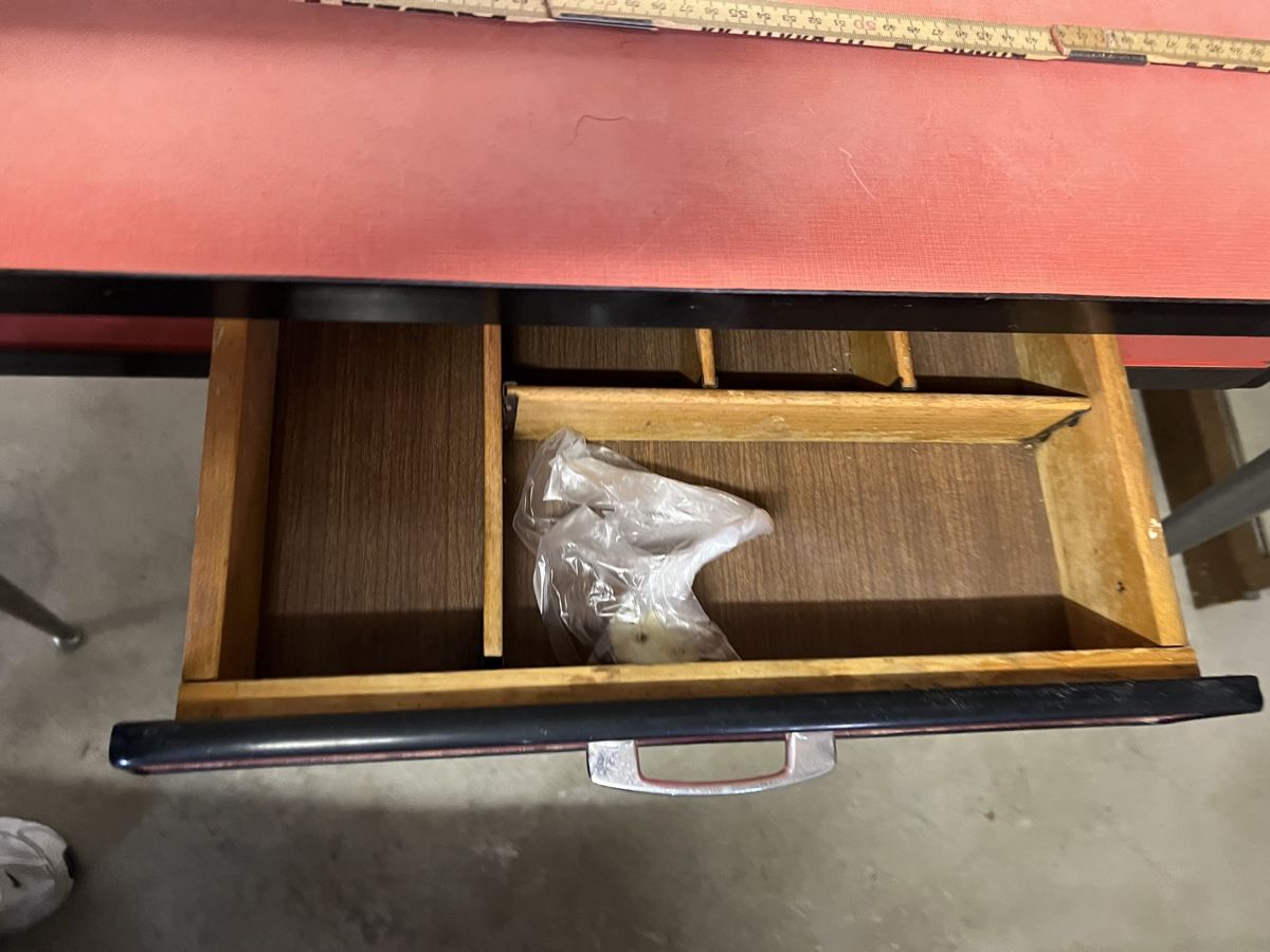 Tavoli: Alter Küchentisch Retro Vintage – Usato da Ehrendingen venduto da nz9_y29p 1