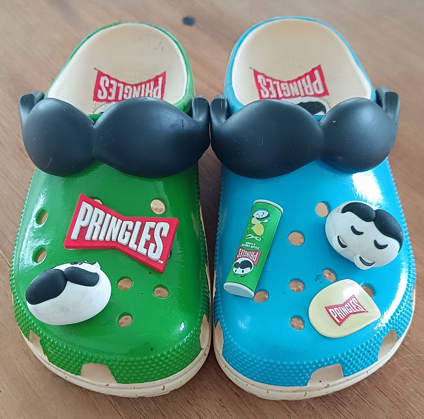 Crocs Scarpe da uomo: Crocs Pringles – Nuovo (secondo la descrizione) da Bellinzona venduto da gab_t52k 1