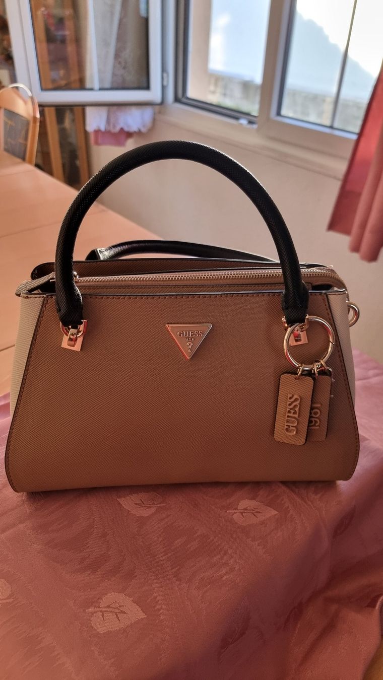 Guess Taschen für Damen: Guess Handtasche NEUWERTIG! – Neu (gemäss Beschreibung) aus Raron von Skyler68