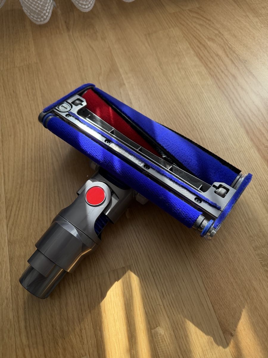 Dyson Sonstiges für Haushalt & Wohnen: Dyson brosse V11 – Gebraucht aus Meyrin von SA_3006 2