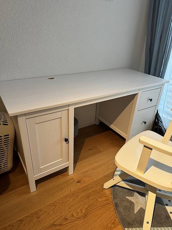 Ikea Schreibtische: Tisch +Stuhl ikea – Gebraucht aus Glattpark(Opfikon) von AnaStojkov 1